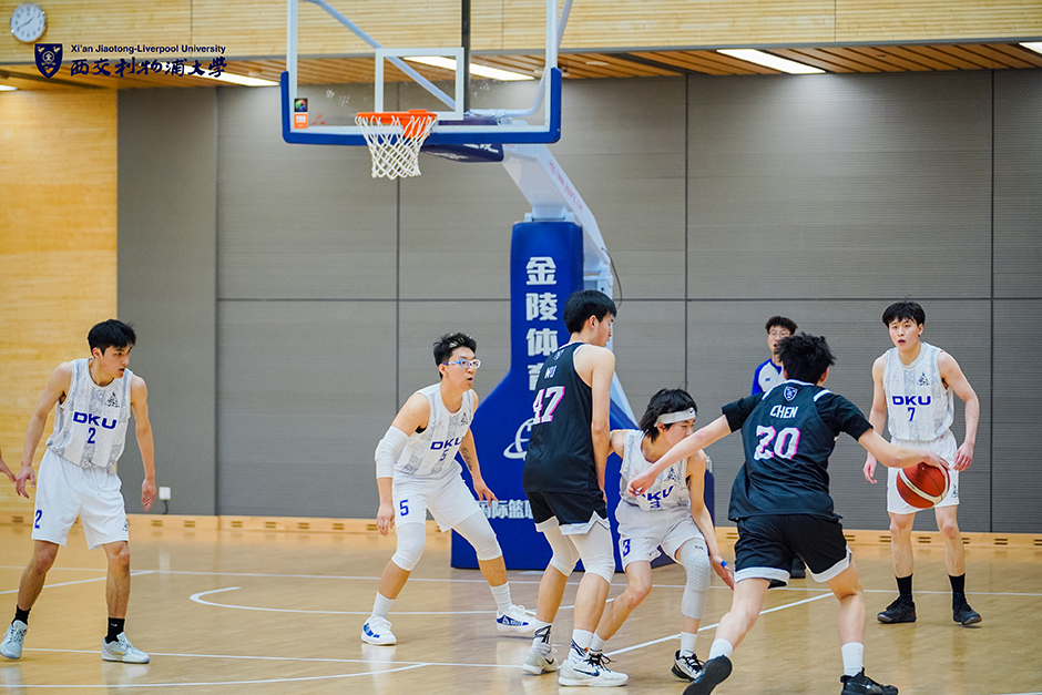 守在